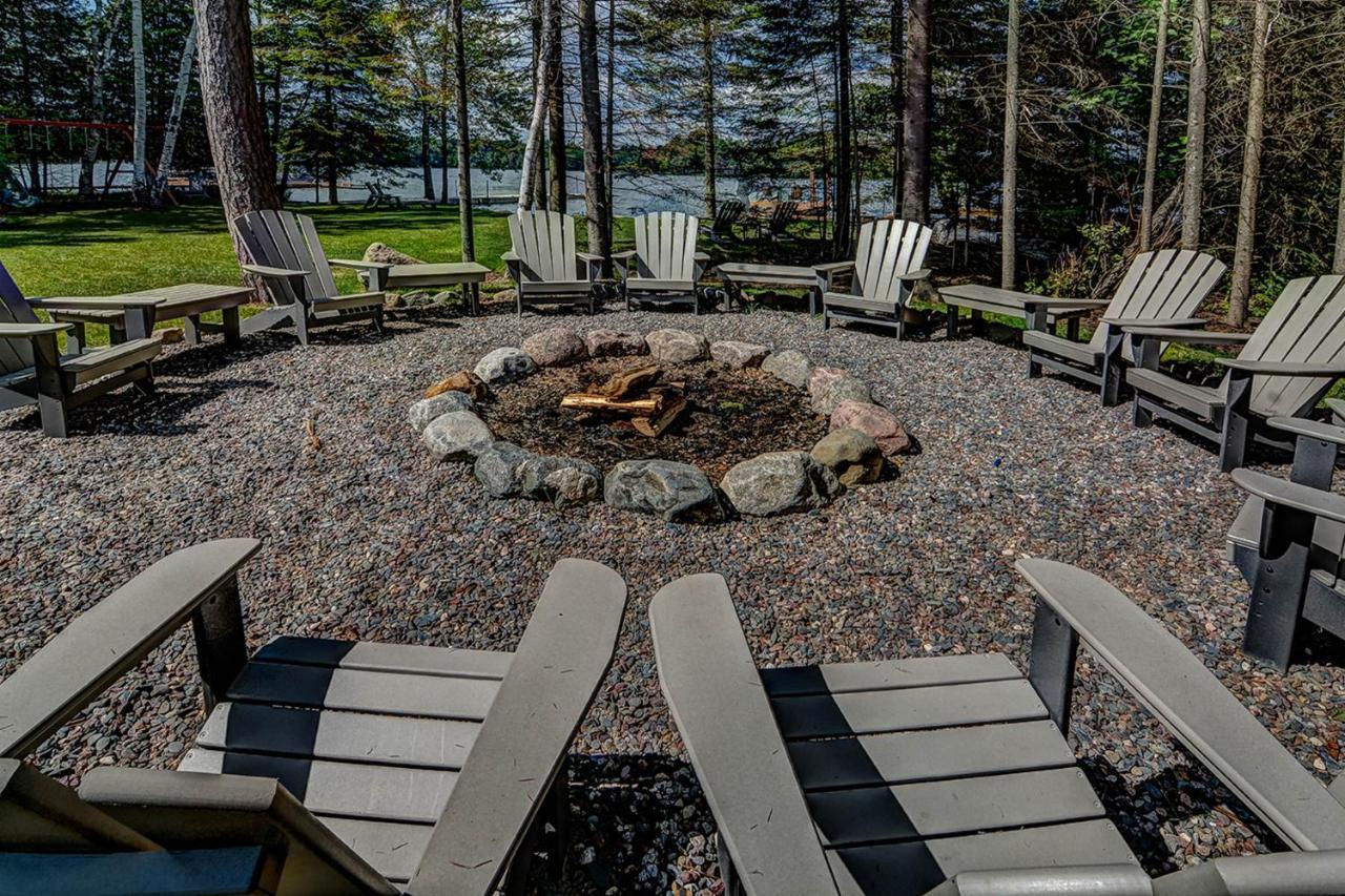 Whispering Pines Lodge: 9 Bedroom Eagle River Buitenkant foto