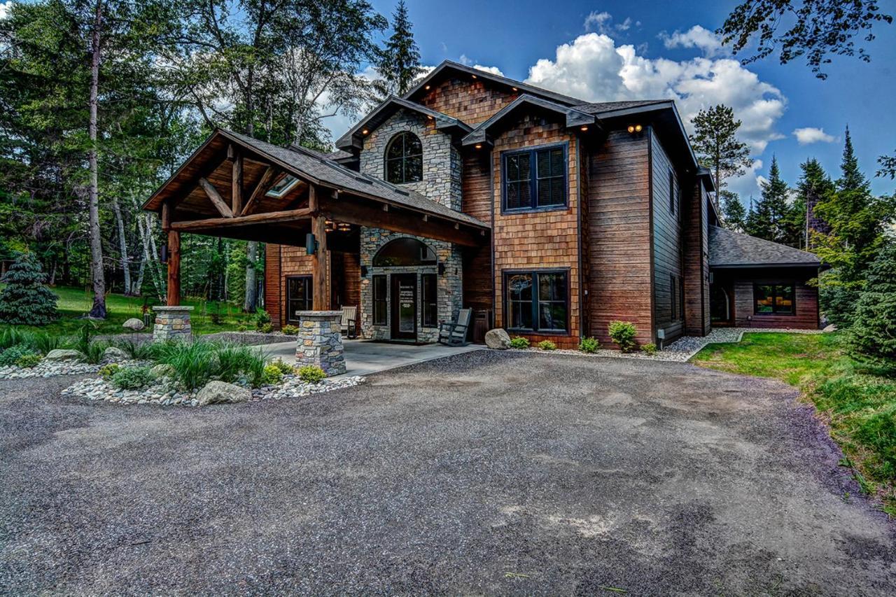 Whispering Pines Lodge: 9 Bedroom Eagle River Buitenkant foto